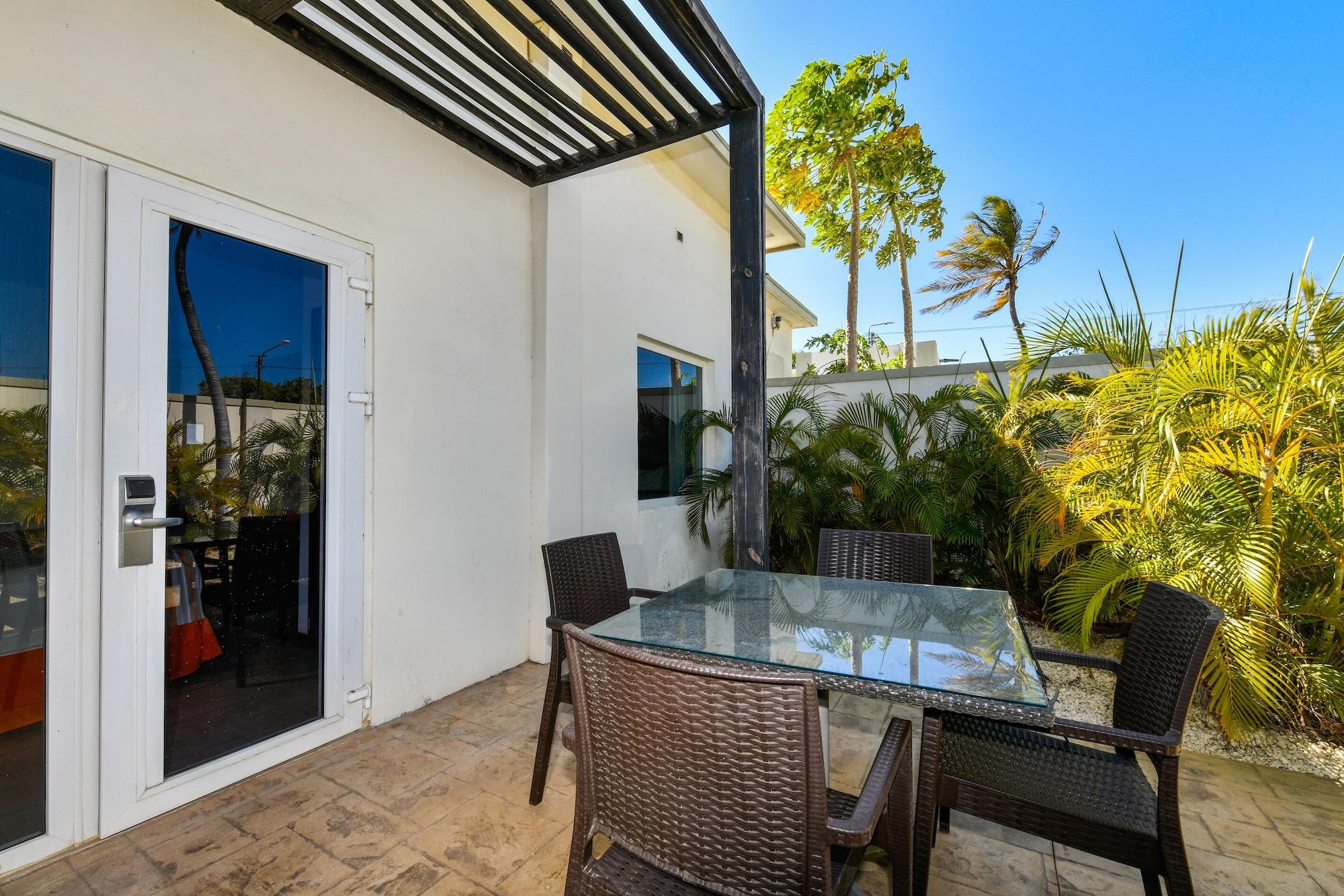 Talk Of The Town Beach Hotel & Beach Club By Gh Hoteles Oranjestad Luaran gambar
